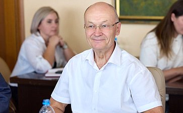 Владимир Киселев