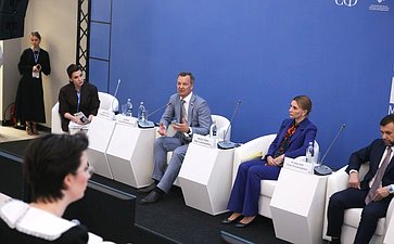 Участие первого заместителя Председателя Совета Федерации Андрея Яцкина в Межрегиональном студенческом слете «Будущее Приазовья»