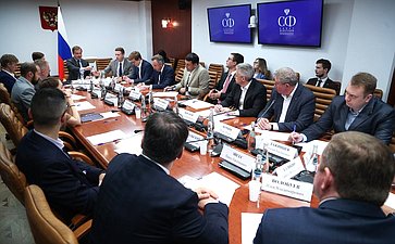 Заседание секции «Цифровая трансформация транспорта» на тему «Электронный документооборот между федеральными органами власти и участниками перевозочного процесса»