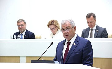 Анатолий Артамонов