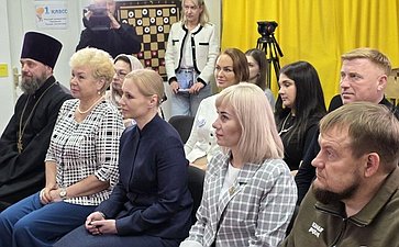 Ольга Бас приняла участие в акции «Попробуй увидеть мир без зрения» в Луганске