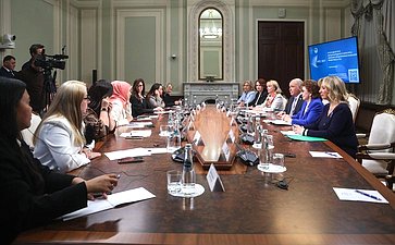 Совещание «Итоги десятого Международного конкурса женских предпринимательских проектов в АТЭС»