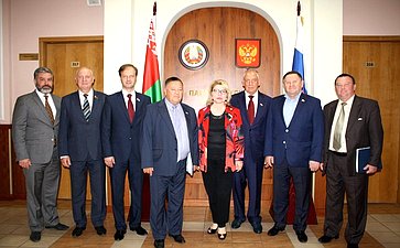 Участники заседания Комиссии Парламентского Собрания Союза Беларуси и России по экономической политике
