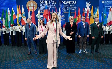 Председатель Комитета СФ по науке, образованию и культуре Лилия Гумерова приняла участие в торжественной церемонии награждения победителей XXII сезона Всероссийского конкурса «Моя страна – моя Россия»