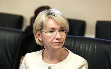 Круглый стол на тему «Решающая роль в Победе над гитлеровской Германией как одна из основ международного статуса России. Против покушений на историческую правду»