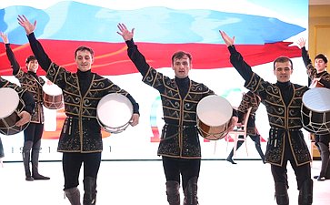 Выступление в Совете Федерации Государственного академического заслуженного ансамбля танца Дагестана «Лезгинка»