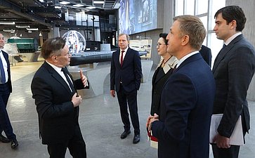 Экскурсия по экспозиции павильона «Атом»