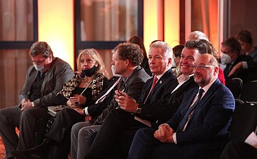 Валерий Пономарев принял участие в дискуссионном мероприятии с Председателем Фонда им. Фридриха Эберта Мартином Шульцем в рамках традиционных «Потсдамских встреч»