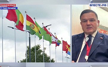 Сергей Перминов на площадке ПМЭФ-2025 ответил на вопросы телеканала «Вместе-РФ» о регулировании ИИ – возможностях, вызовах и «технологических мостах»