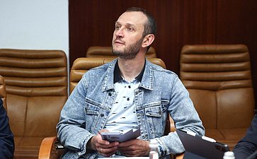 Заседание секции «Цифровая трансформация транспорта» на тему «Обсуждение концепций логистического проекта-международного транспорта БАС-Хаба с применением беспилотных летательных аппаратов между Россией и Китаем»