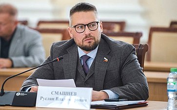 Руслан Смашнев