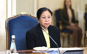 Валентина Матвиенко провела встречу с супругой Председателя Государственного административного совета, Премьер-министра Республики Союз Мьянма Чжу Чжу Хла