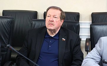 Александр Русаков