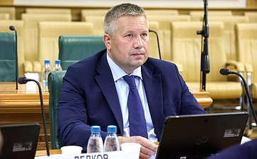 Денис Гусев