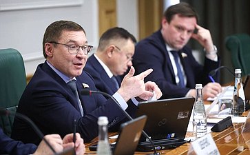 Парламентские слушания на тему «Вопросы управления комплексами индивидуальных жилых домов»