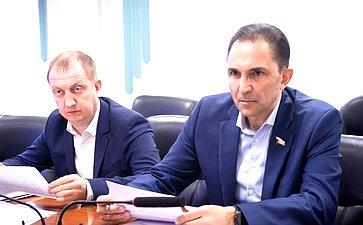 Андрей Хапочкин обсудил основные итоги своей работы с депутатами Сахалинской областной Думы