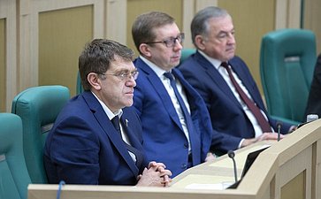 А. Салпагаров на 385-м заседании Совета Федерации