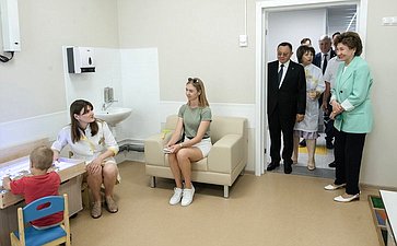 Заместитель Председателя СФ Галина Карелова, Министр строительства и ЖКХ РФ Ирек Файзуллин и губернатор Воронежской области Александр Гусев обсудили ход строительства инфраструктурных проектов в регионе