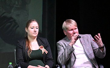 Александр Ролик принял участие в пленарной дискуссии на тему «Литература как мост исторической памяти» во Владивостоке