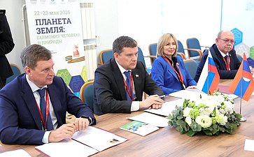 Встреча заместителя Председателя СФ Николая Журавлева с заместителем Председателя Национального собрания Лаосской Народно-Демократической Республики