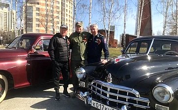 Виктор Шептий принял участие в автопробеге в честь Дня Победы в Екатеринбурге