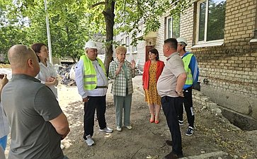 Ольга Бас в ходе поездки в регион посетила Станицу Луганскую