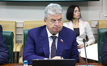 Геннадий Емельянов