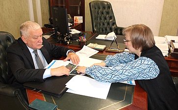 Михаил Белоусов обсудил рабочие вопросы с руководителем Управления Росреестра по Тамбовской области Татьяной Воякиной