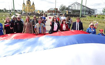 Ольга Щетинина приняла участие в патриотической акции, приуроченной ко Дню России