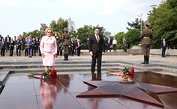 Парламентская делегация возложила цветы к Монументу «Мать Армения»