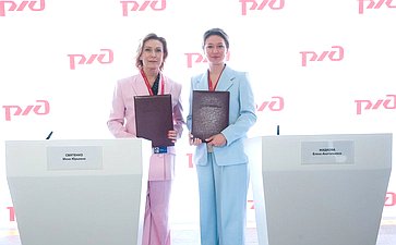 XXVIII Петербургский международный экономический форум (ПМЭФ’25). Подписание соглашения о сотрудничестве между Советом по региональному здравоохранению при СФ и ОАО «Российские железные дороги»