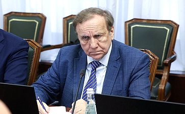Ильяс Умаханов провел встречу с Чрезвычайным и Полномочным Послом Королевства Бахрейн в РФ Ахмедом Абдулрахманом Махмудом Аль-Саати и Главой Представительства Лиги арабских государств в России Валидом Хамидом Шилтагом