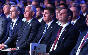 Пленарное заседание ХII Форума регионов России и Беларуси на тему «Молодежь Беларуси и России – наследники Великой Победы и будущее Союзного государства»