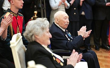 Церемония вручения знаков отличия «Почетный гражданин Санкт-Петербурга» в Мариинском дворце