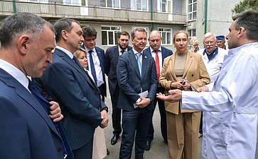 Сенаторы РФ посетили Клинический медико-хирургический центр министерства здравоохранения Омской области