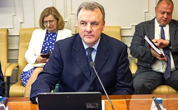 Артур Муравьев