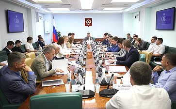 Заседание секции «Цифровая промышленность» «Обеспечение технологической независимости критической информационной инфраструктуры промышленности: переход на доверенные программно-аппаратные комплексы»