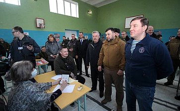 Первый заместитель Председателя Совета Федерации Андрей Турчак прибыл на мобилизационный пункт в прифронтовую зону Донбасса