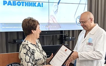 Екатерина Алтабаева в преддверии Дня медицинского работника побывала в двух севастопольских больницах
