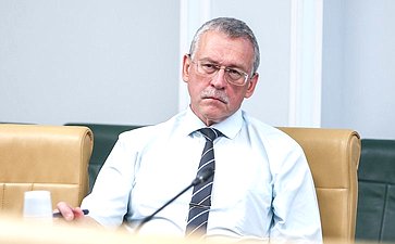 Круглый стол Комитета СФ по экономической политике на тему «Формирование экономики предложения в России: условия и факторы»