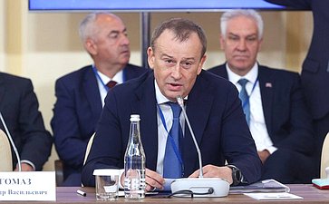 Встреча Председателя СФ Валентины Матвиенко и Председателя Совета Республики Национального собрания Республики Беларусь Натальи Кочановой с руководителями органов государственной власти субъектов Российской Федерации и регионов Республики Беларусь