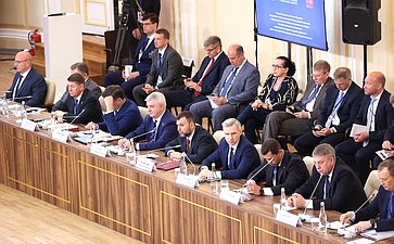 Встреча Председателя СФ Валентины Матвиенко и Председателя Совета Республики Национального собрания Республики Беларусь Натальи Кочановой с руководителями органов государственной власти субъектов Российской Федерации и регионов Республики Беларусь
