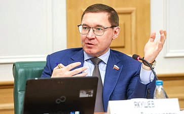 Владимир Якушев