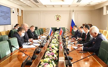 Встреча председателя Комитета СФ по международным делам Григория Карасина с Чрезвычайным и Полномочным послом КНДР в РФ