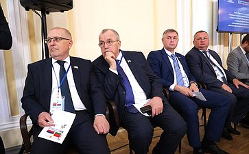 Встреча Председателя СФ Валентины Матвиенко и Председателя Совета Республики Национального собрания Республики Беларусь Натальи Кочановой с руководителями органов государственной власти субъектов Российской Федерации и регионов Республики Беларусь