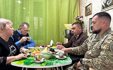 Айрат Гибатдинов поздравил ульяновцев с Днем пожилого человека