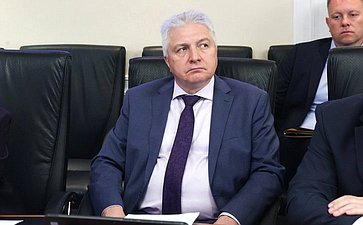 Круглый стол Комитета СФ по Регламенту и организации парламентской деятельности совместно с Комитетом СФ по экономической политике «Совершенствование законодательства Российской Федерации о государственном контроле (надзоре), муниципальном контроле»