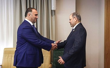 Встреча Мохмада Ахмадова с Чрезвычайным и Полномочным Послом Королевства Бахрейн в Российской Федерации
