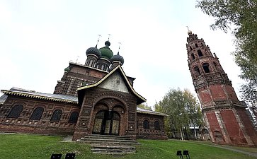 Сенаторы осмотрели площадки, отведенные под реализацию проектов комплексного развития территории и Церковь Иоанна Предтечи в Толчкове