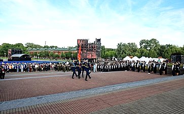 Возложение цветов к Вечному огню на территории мемориального комплекса «Брестская крепость-герой»